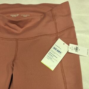 NWT Old Navy Elevate Leggings